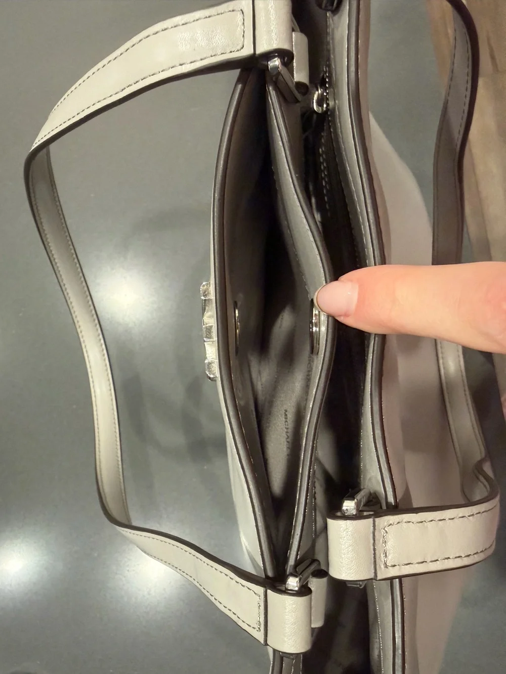 NWT Michael Kors Leather Signature Tote in Pearl Grey
